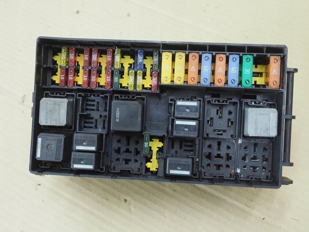 фото №10, Коробка предохранителей ford transit 518899000