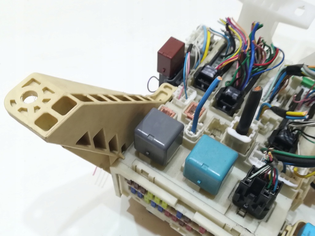 фото №7, Коробка запобіжників toyota yaris ii 82730-52700