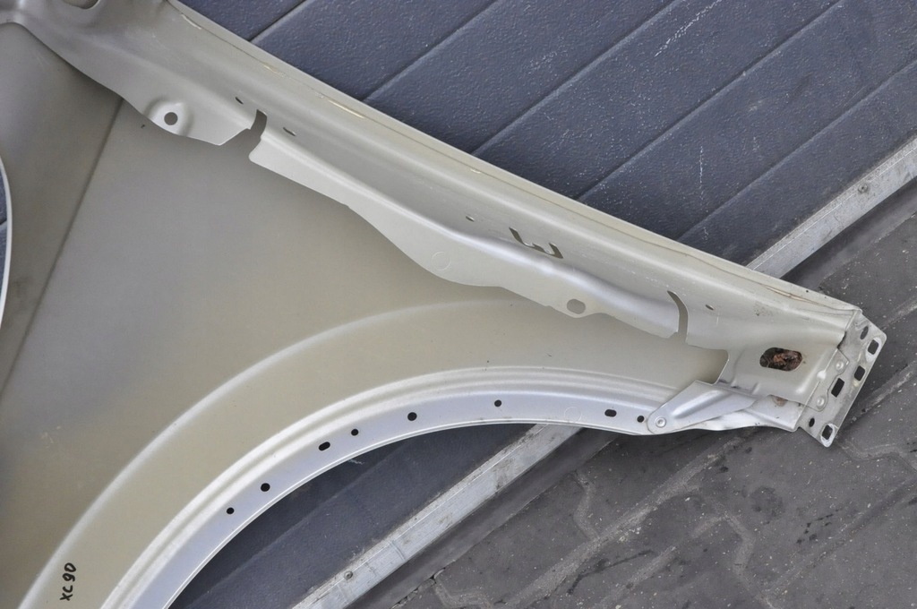 фото №11, Volvo xc90 ii крыло правый перед передний 719