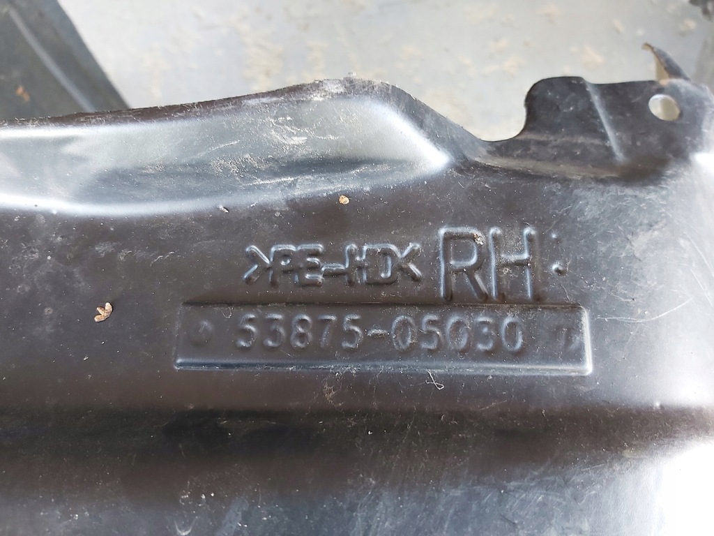 фото №7, Toyota avensis t22 подкрылок правый перед правое