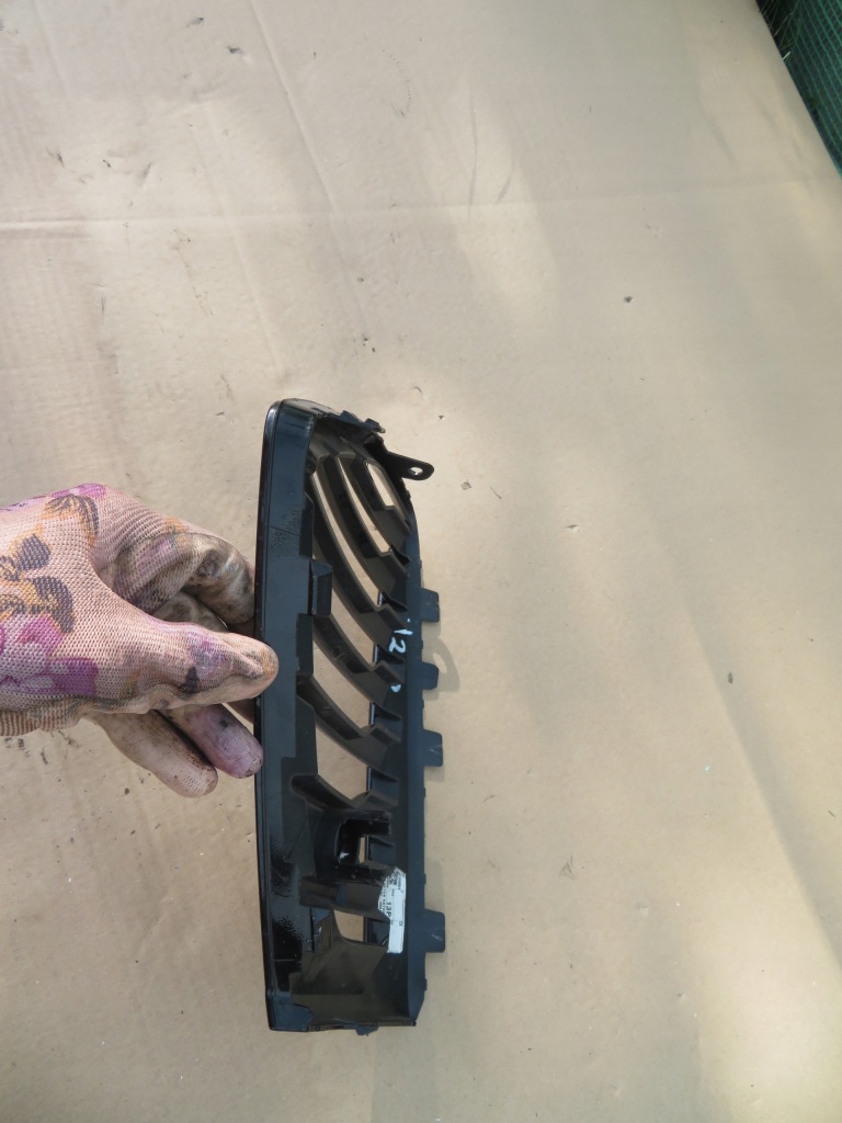 фото №12, Volvo xc60 ii правая решётка заглушка бампера перед