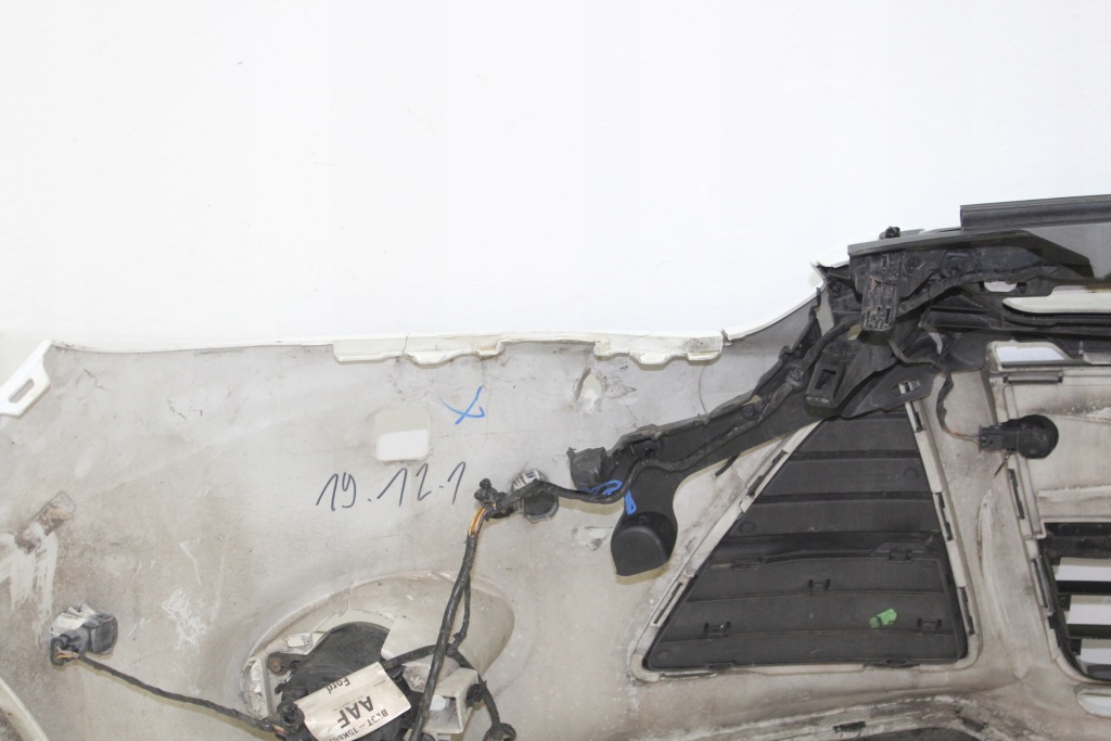 Купить Бампер перед ford focus mk3 10-14r 7vta pdc