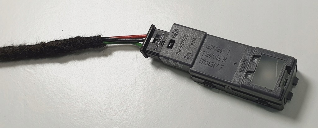 Купить Лампа освещение салона opel adam 13368366