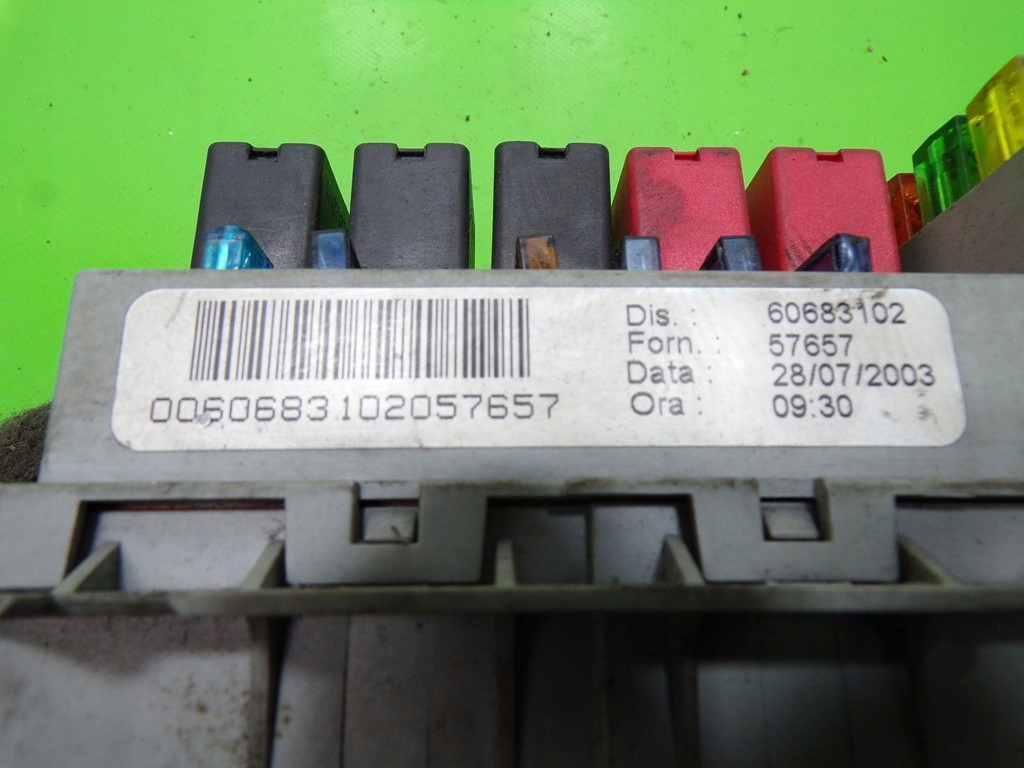 фото №10, Alfa romeo 166 2.4 20v коробка предохранителей 60683102