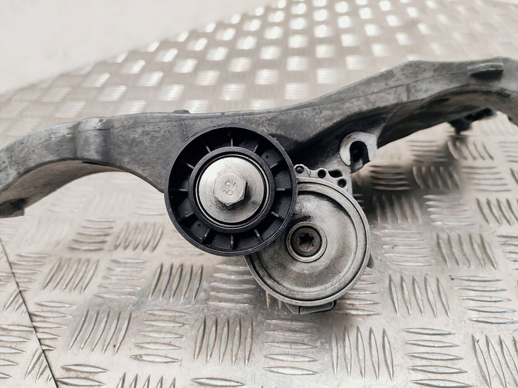 фото №7, Ford s-max 2017 кронштейн генератора