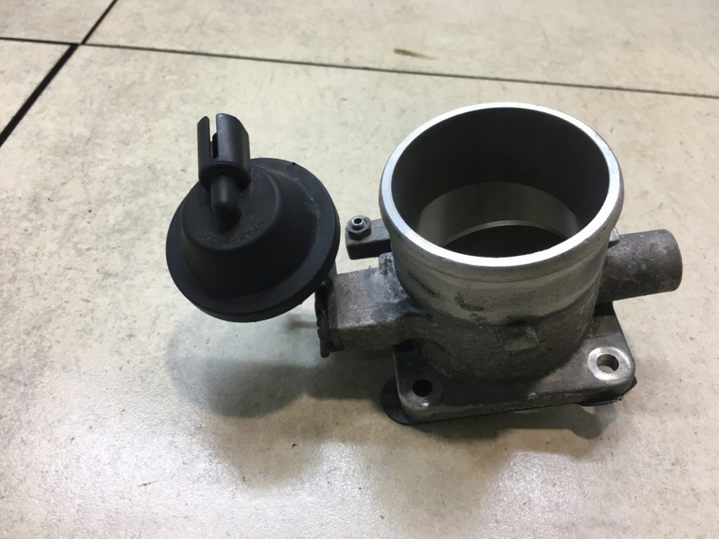 фото №1, Дросельна заслінка carens ii 2.0 crdi 35100-27xxx