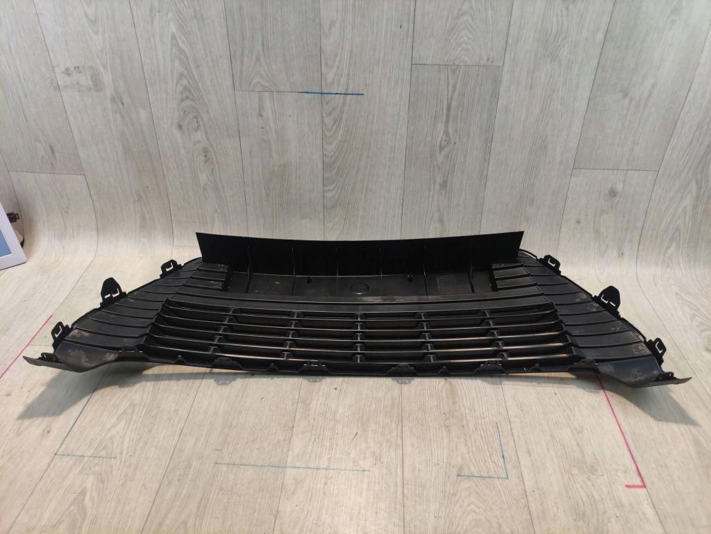 Toyota yaris 12-14 решётка средняя бампера 531120d250 Киев