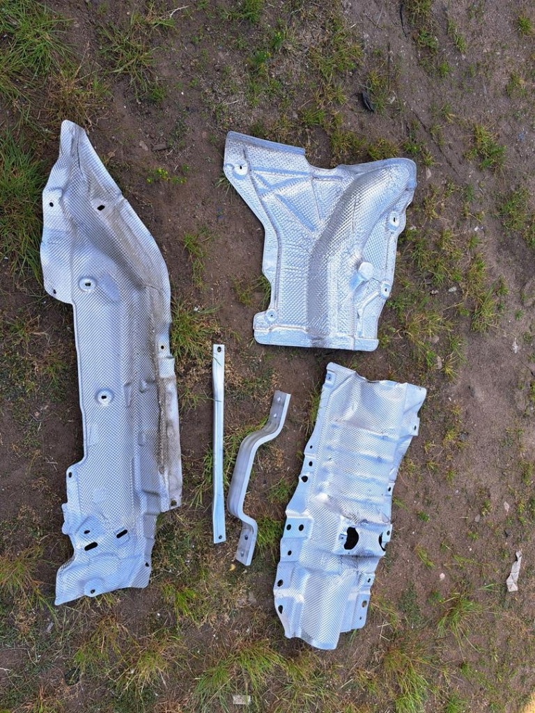 фото №1, Mercedes w206 1,5 kombi защита тепловые низ kpl