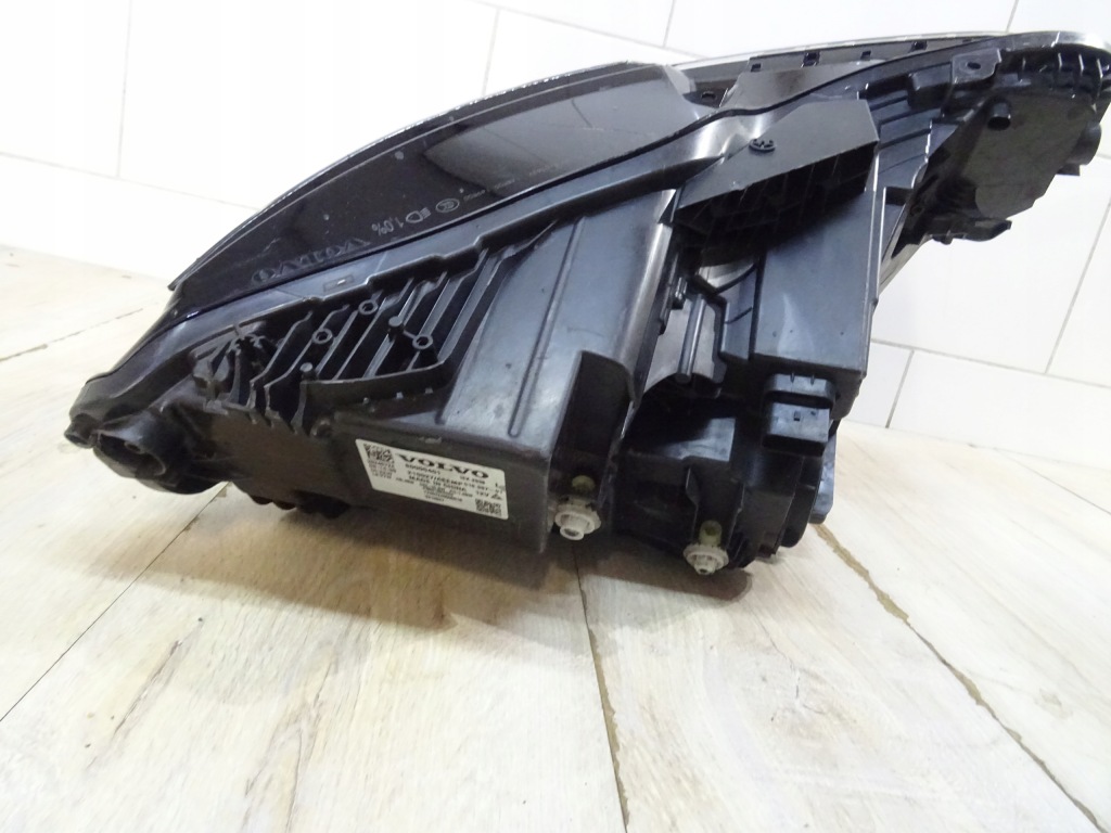 фото №8, Volvo ex30 23- лампа ліва перед передня full led oryg 80000401