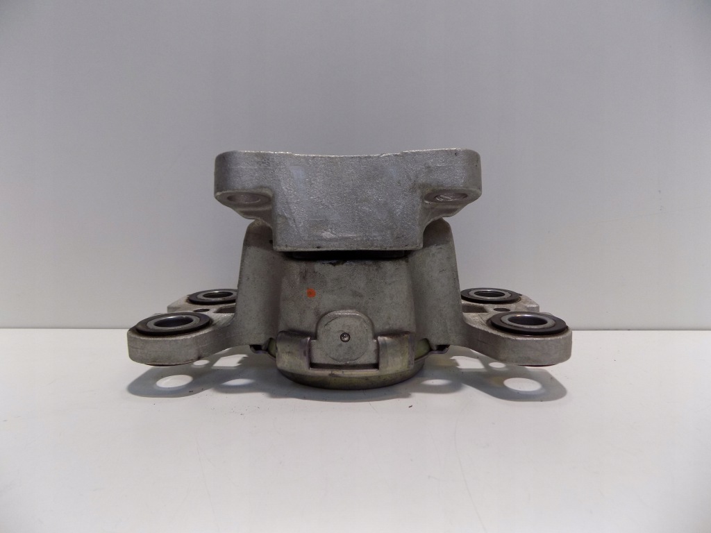 Кронштейн jaguar e-pace 2.0 d ej32-7m121-ad Недорого