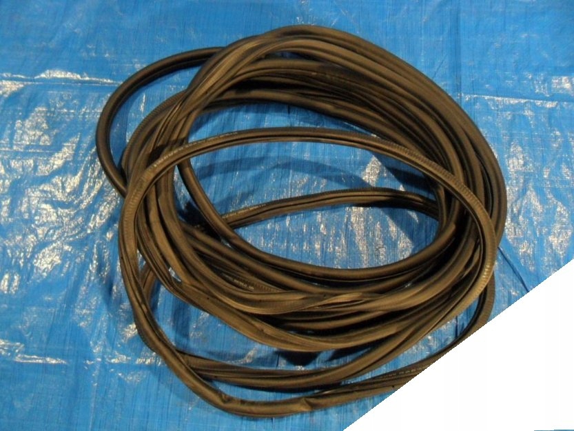 фото №1, Vw golf vii kombi прокладка дверь правая передняя