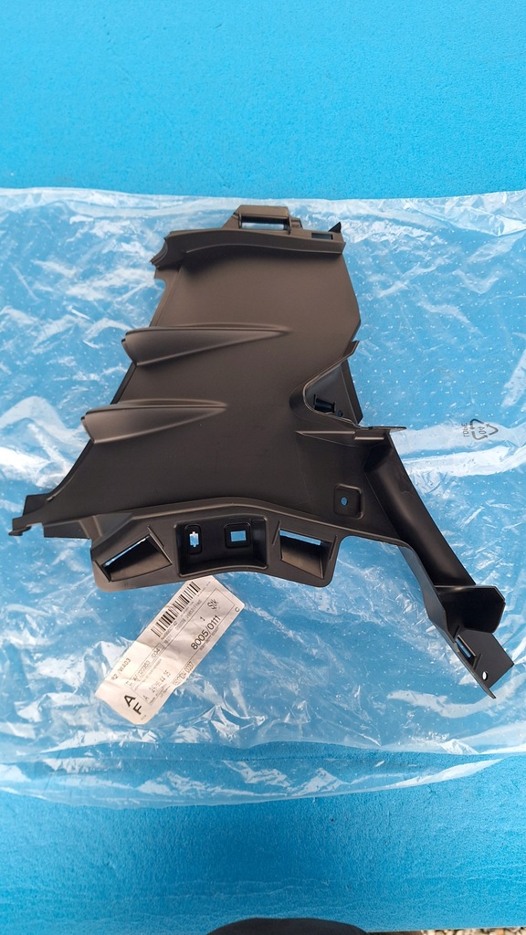 фото №1, Mercedes gla ii h247 amg решётка бампера передний правая