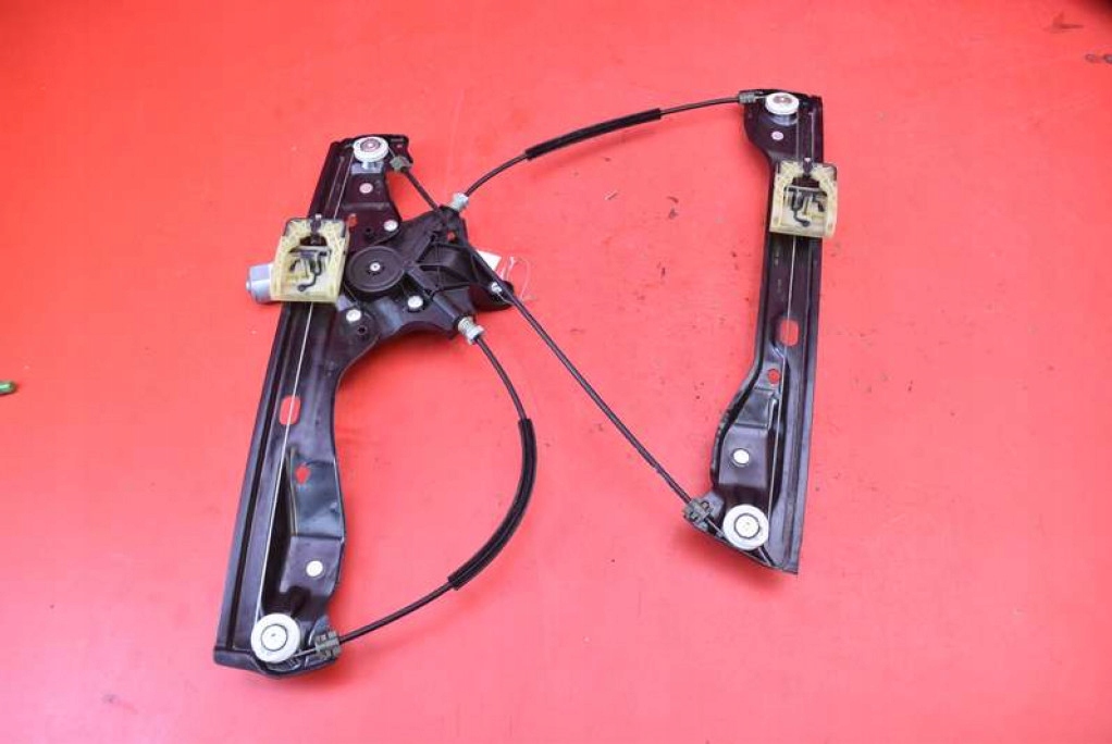 Подъемник стекло левый перед европа  13406673 opel astra 5 v k 15-20 Цена