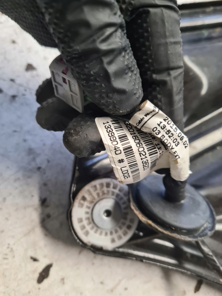 фото №5, Opel cascada cabrio моторчик механизм подъемник стекло правый задняя 13402246