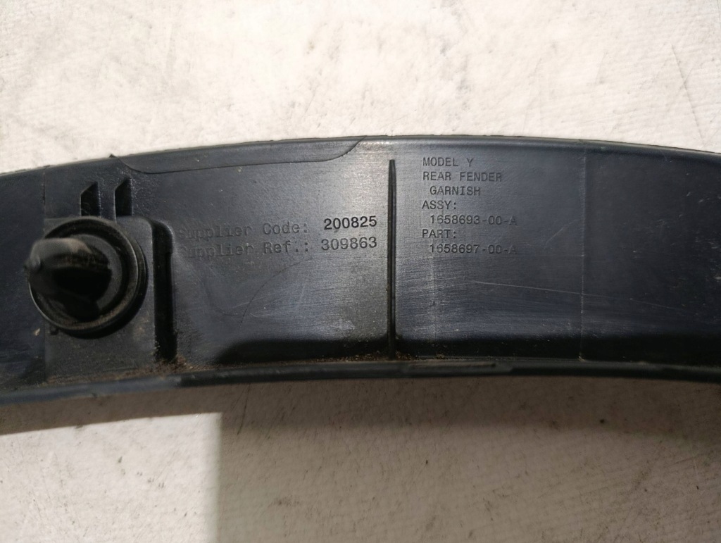 фото №12, Молдинг крыло левый задняя tesla y 165869300a 165869700a