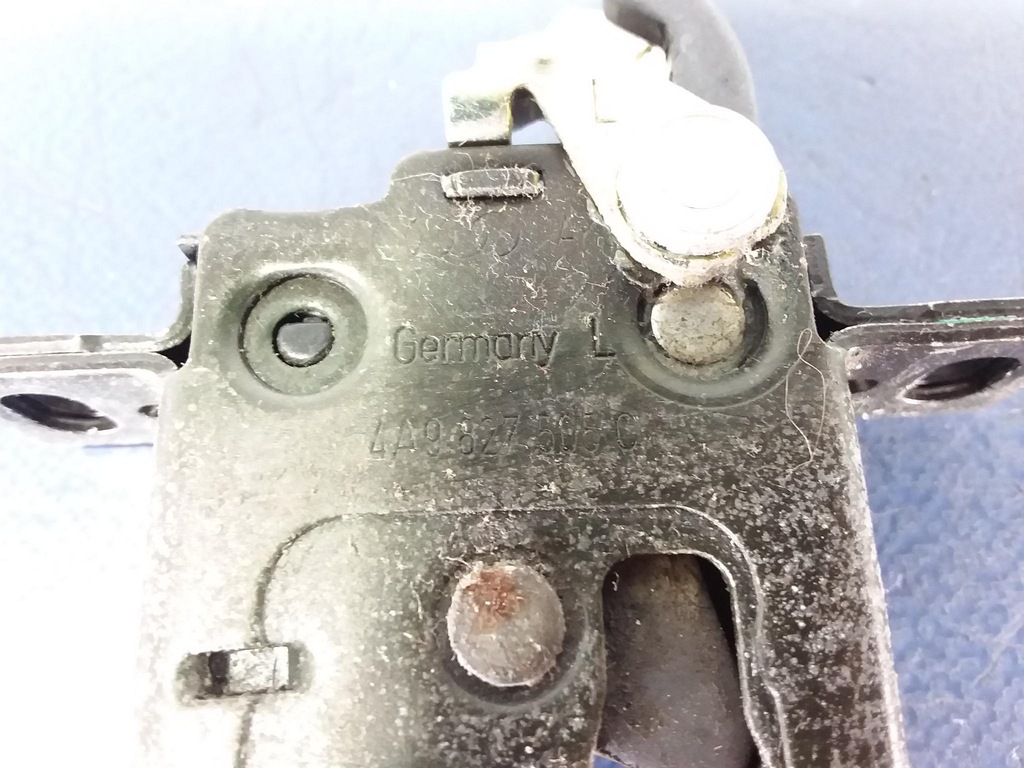 фото №4, Audi a6 c4 kombi замок кришки задня 4a9827506c
