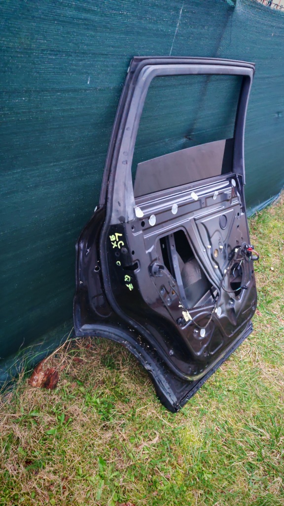 Двері лівий задня audi q7 4l lift lc9x Доставка