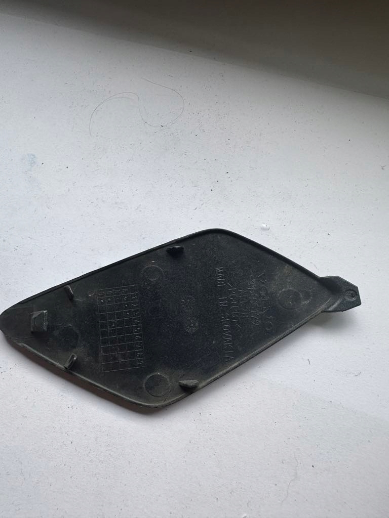 фото №3, Volvo xc60 ii r-design 20r. - заглушка фаркоп бампера перед 31455179