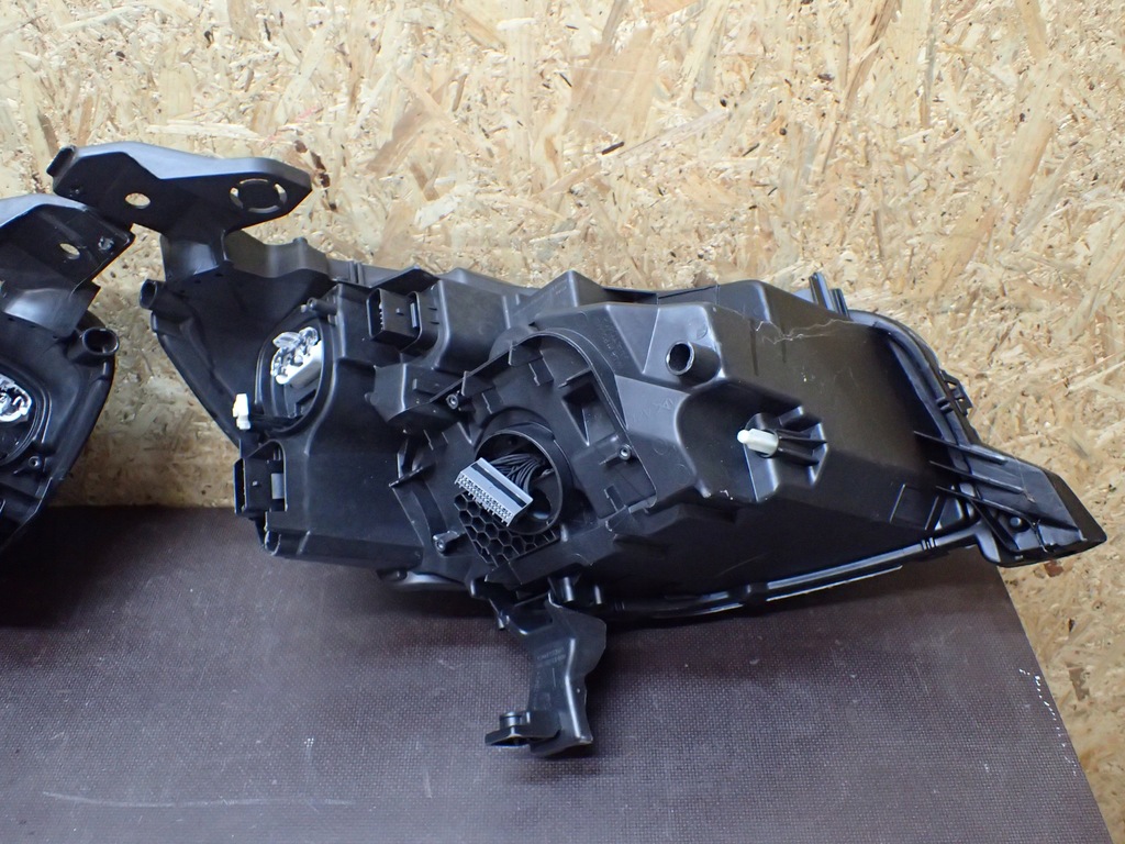 фото №16, Лампа лампи перед peugeot 2008 ii 2 full led