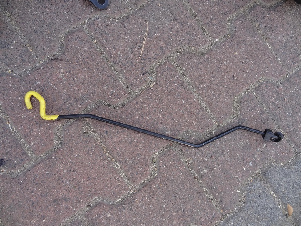 Купити Підпора капот citroen c3 ii