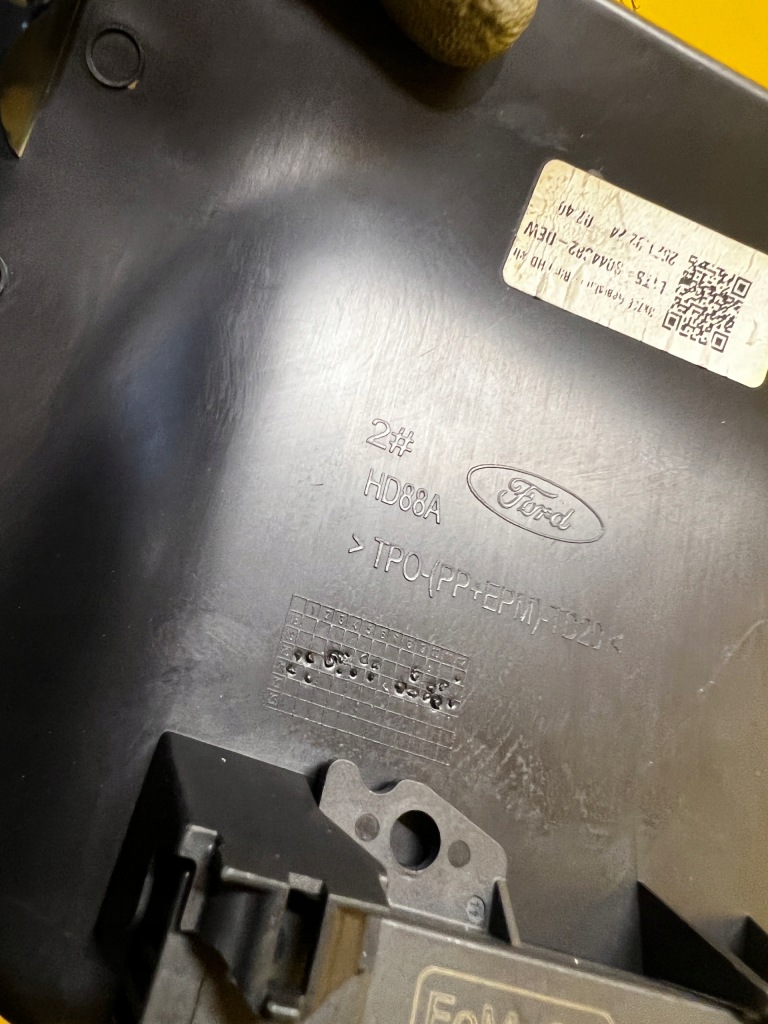 фото №10, Зарядний пристрій індукційна телефону бардачок полиця ford puma mk2