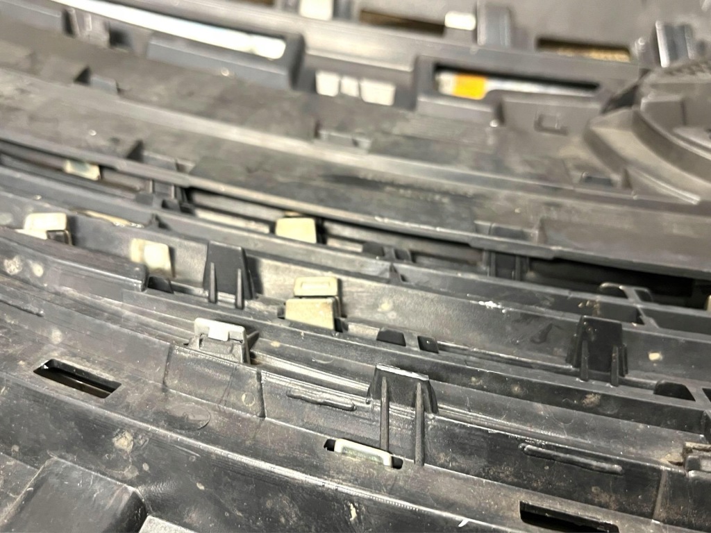 Купить Решётка радиатора радиатора opel insignia a 2011 13282567