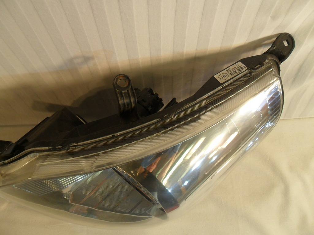 фото №8, Лампа левый перед eu 81170-0f090 toyota verso 2009-