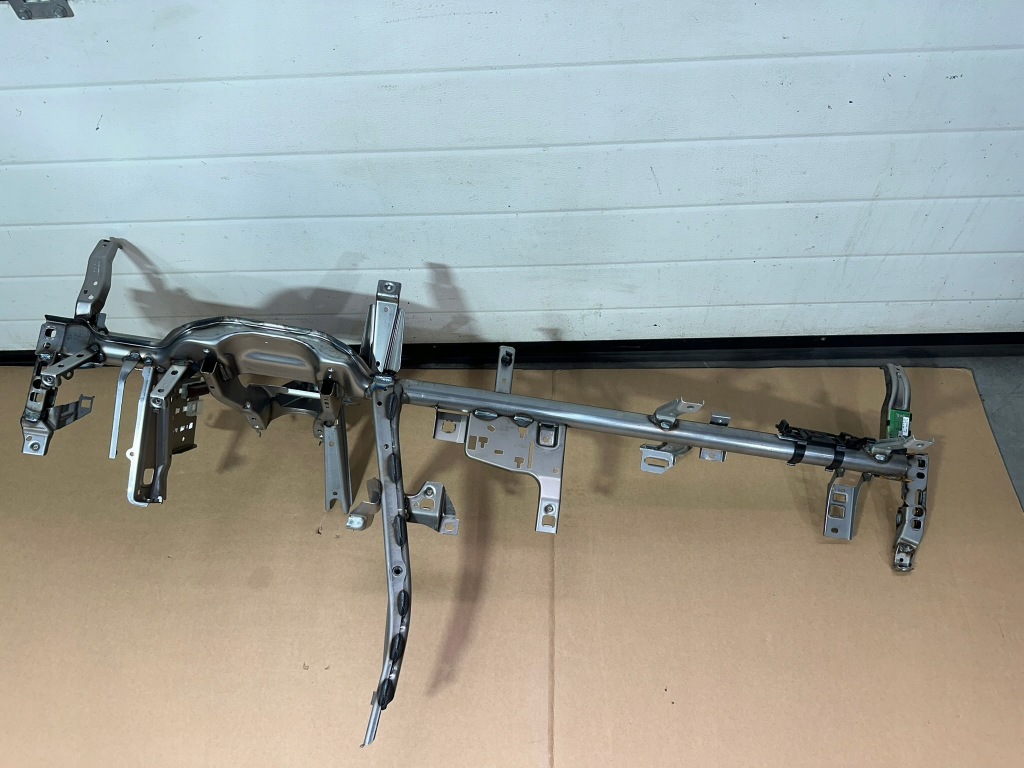 Каркас панелі, каркас консолі, підсилювач mercedes eqa w243, h243 європа в Україні