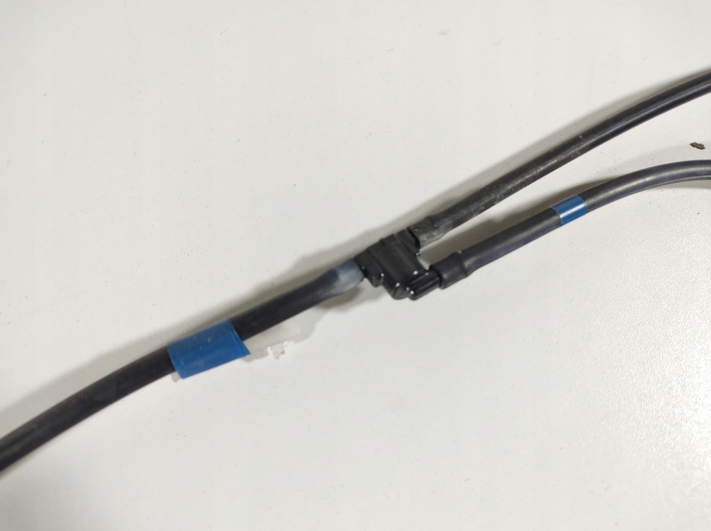 фото №4, Lexus is300h 13r шланг омивача