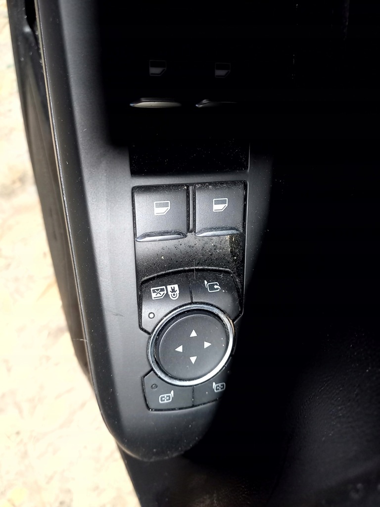 фото №7, Ford focus mk4 kombi комплект обшивка дверей двері