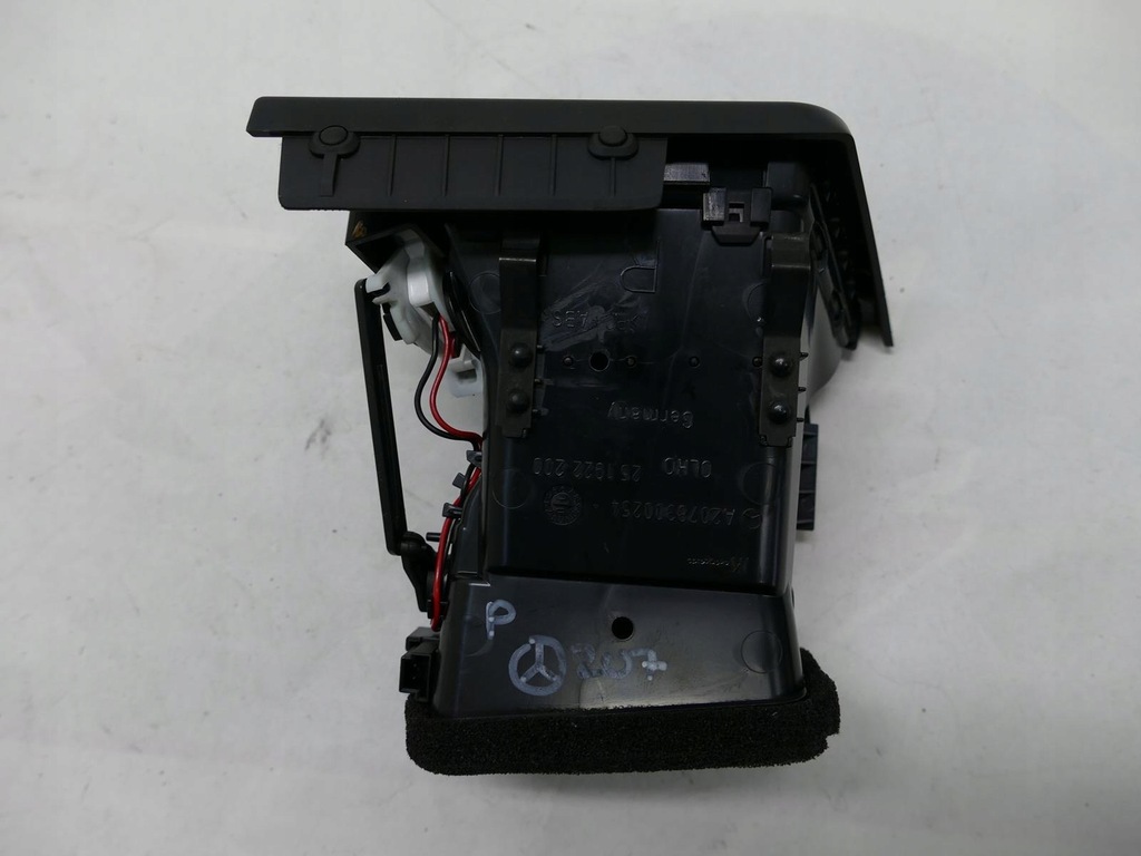 фото №11, Mercedes c207 a207 cabrio решётка обдув правая