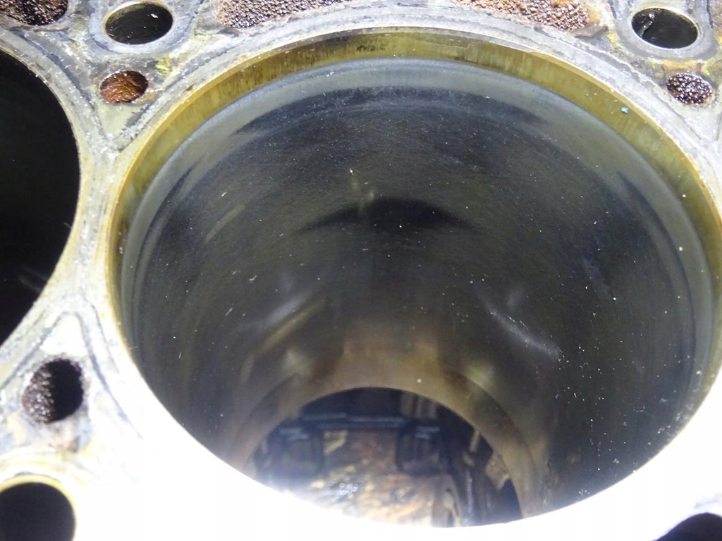 фото №8, Golf v audi tt 8j a3 8p 2.0 tfsi bwa axx блок двигуна підпори вала