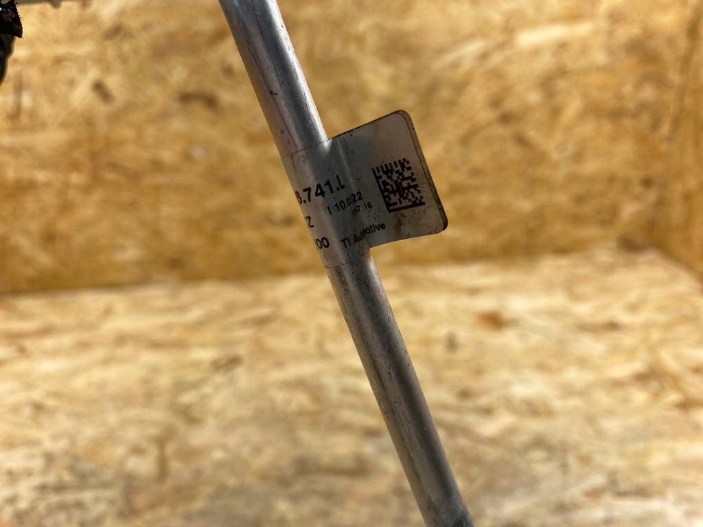 фото №12, Audi оригинальный номер 1ea816741l шланг кондиционера