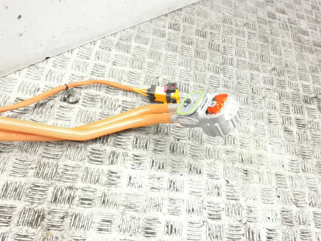 фото №7, Tesla model 3 2022 роз'єм заряджання автомобіля електричний