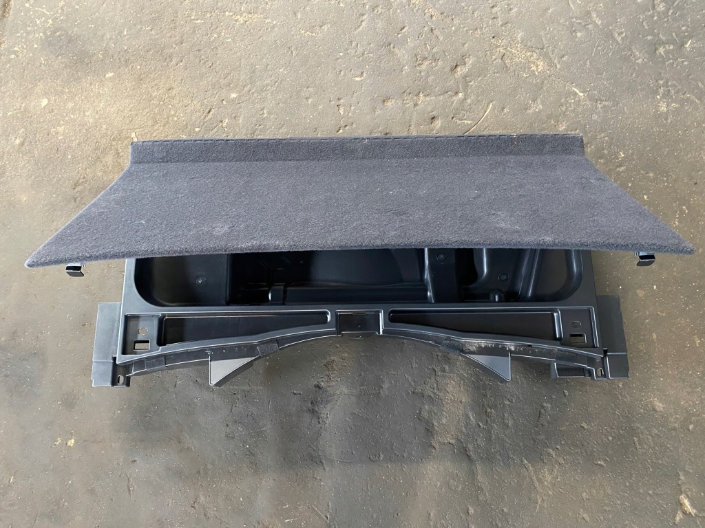 фото №1, Audi a4 b9 kombi lift полиця багажника 8w9861486e