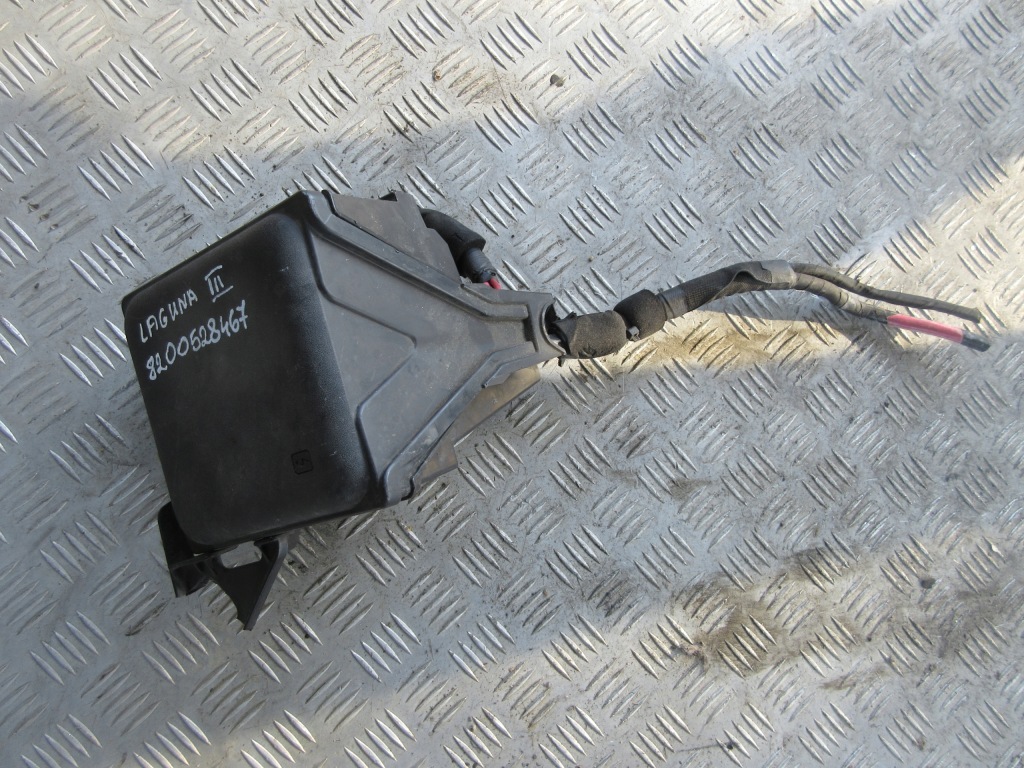 Купити Коробка запобіжників 8200528467 renault laguna 3 3 2.0 dci 150 km 07-11