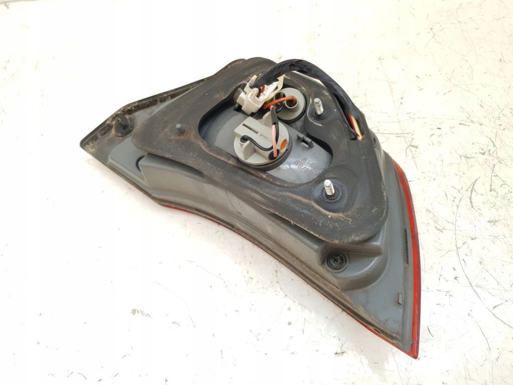 фото №5, Лампа левая задняя крышка багажника kia magentis ii