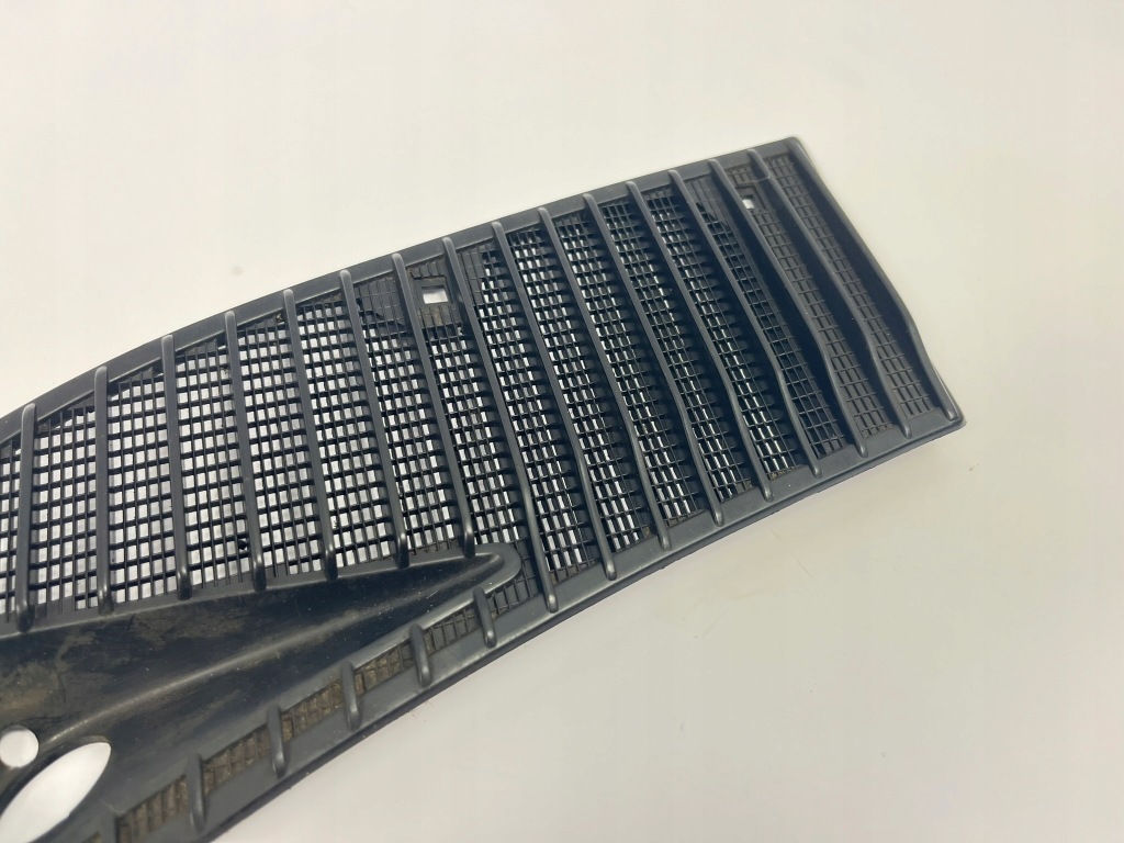 Решітка жабо впуск повітря лівий ліва сторона mercedes w123 1238360165 Київ