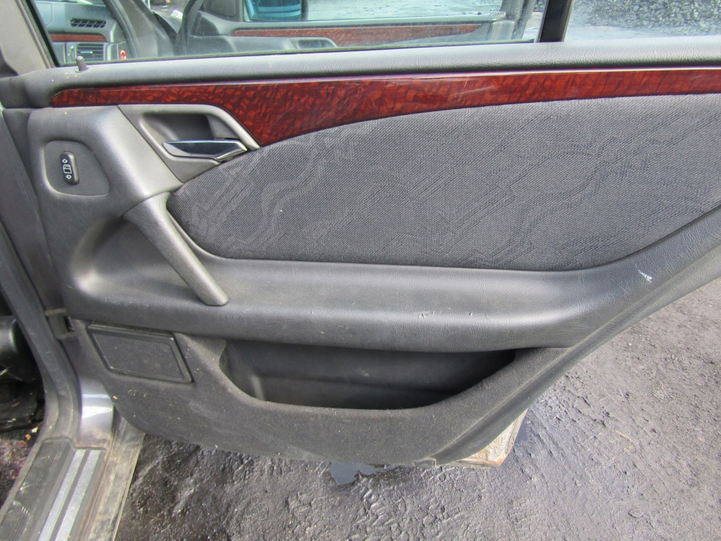 фото №9, Mercedes w210 95-99 sedan сидіння лівий правий заднє сидіння оббивка двері kpl