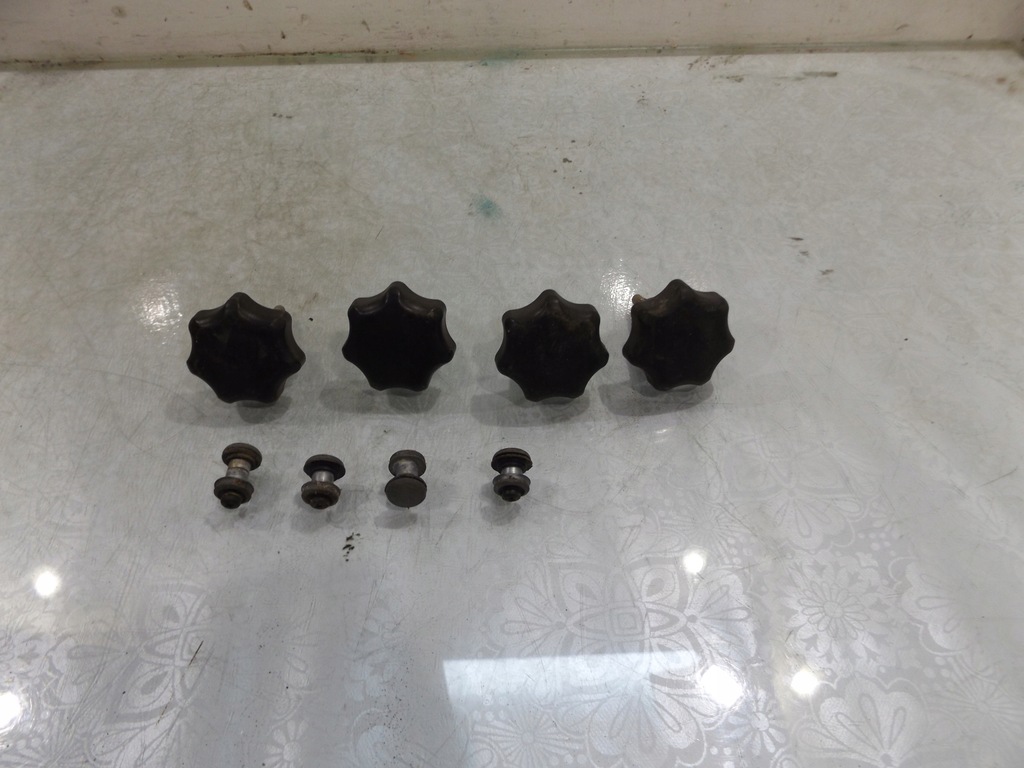 фото №1, Frontera a болты крышки задняя