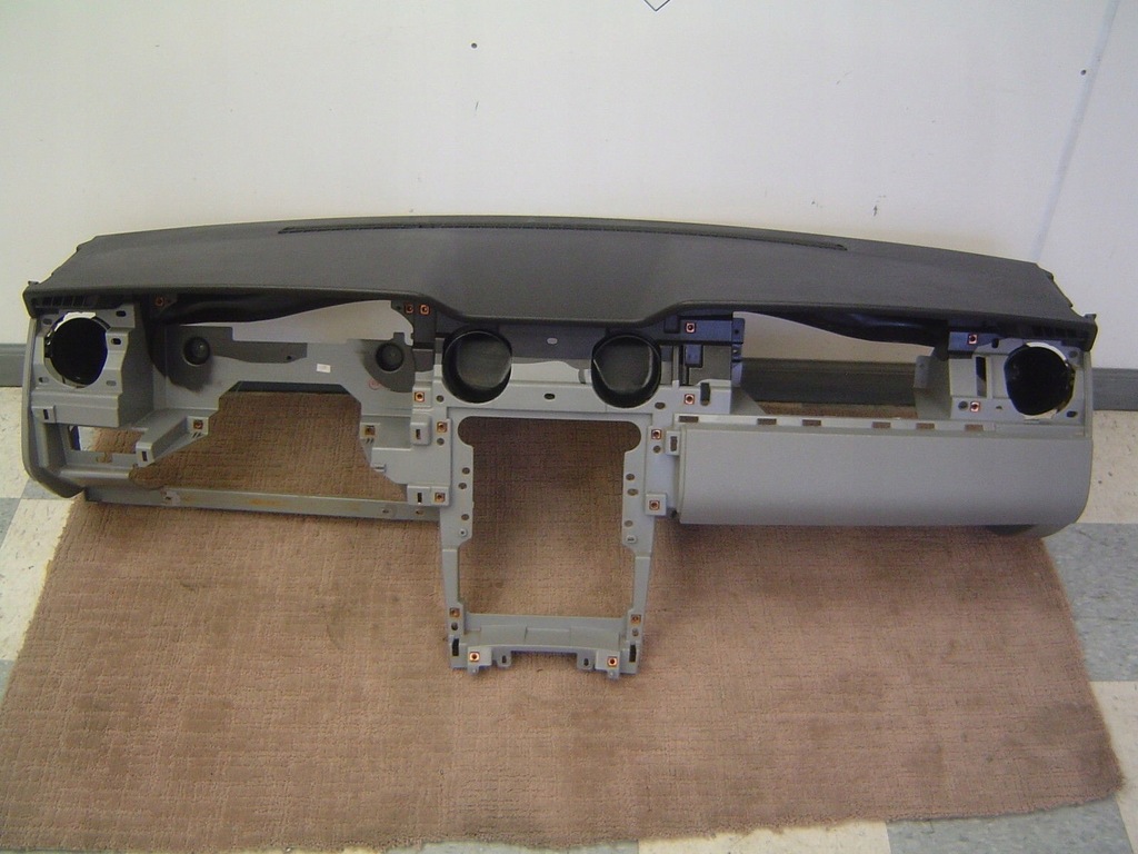 фото №1, 2005 2009 mustang приборная панель приборная панель консоль szary