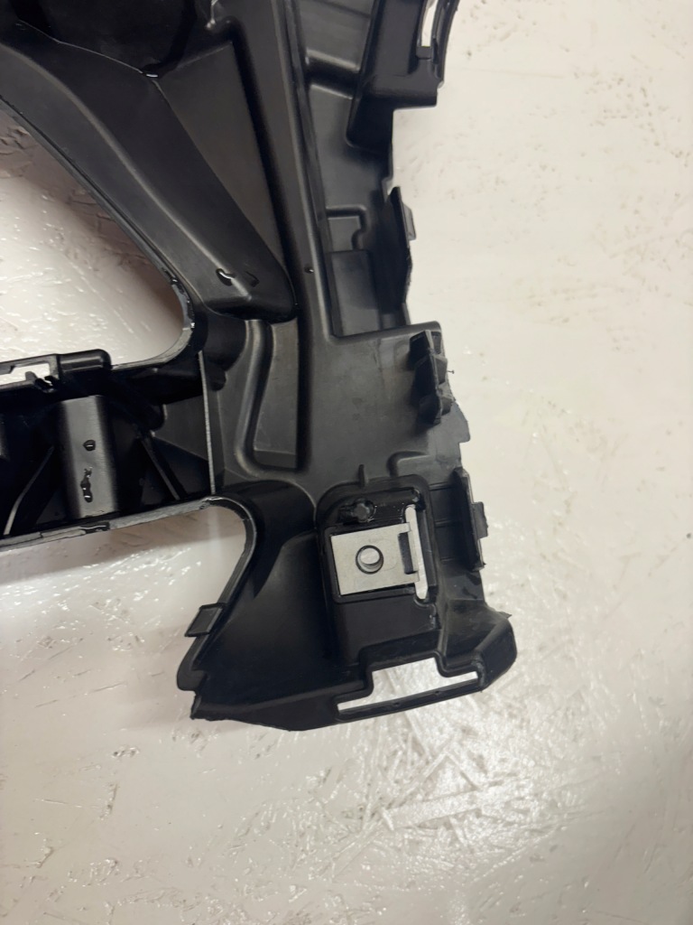 Купить Bmw x7 g07 lift правый направляющая кронштейн бампера 51119881250 wys 24h