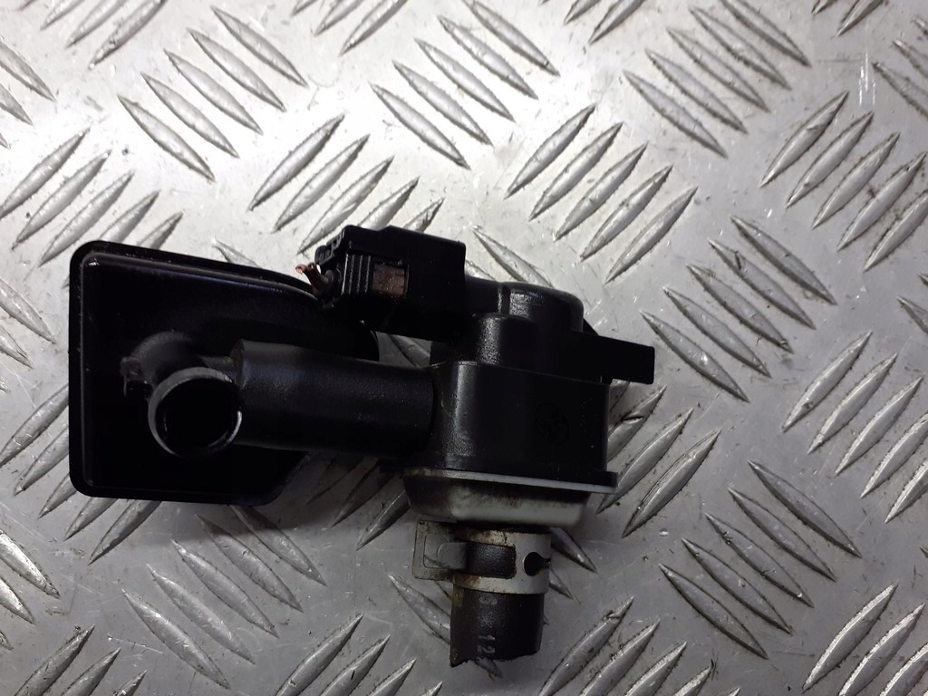 фото №1, Клапан вакуумa mazda 3 bl 2.0 pe0118751