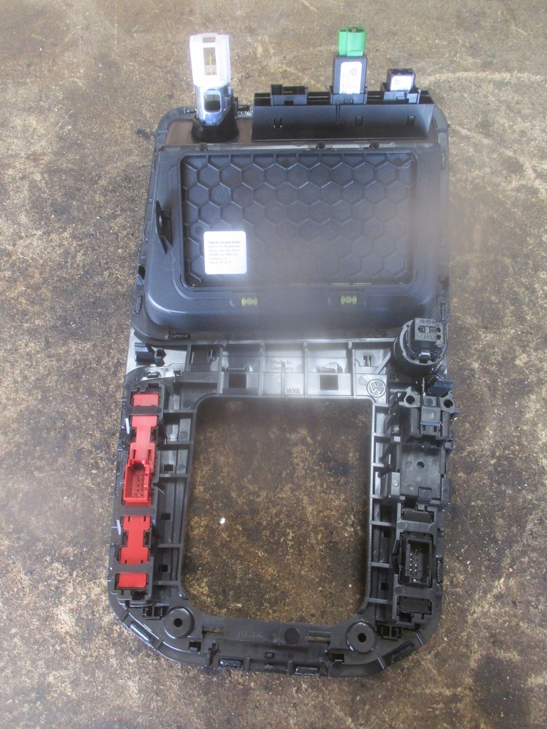 фото №7, Рамка туннель кнопка 517863284g vw golf sportsvan