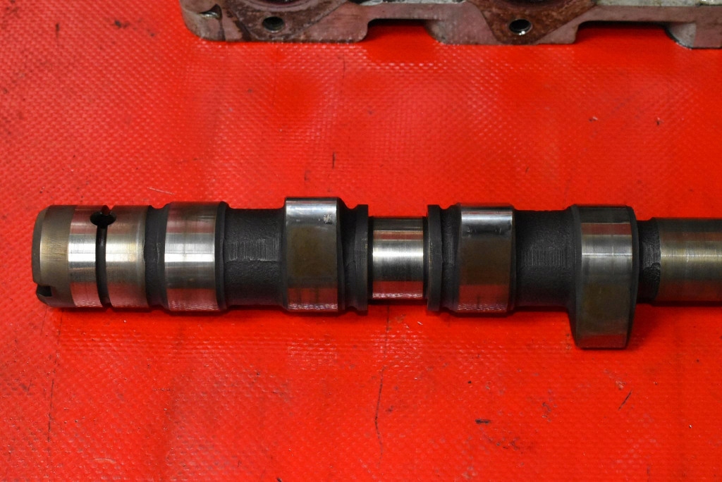 фото №14, Головка двигателя правая 078103373f audi a6 c4 2.6 v6 150 km 94-97