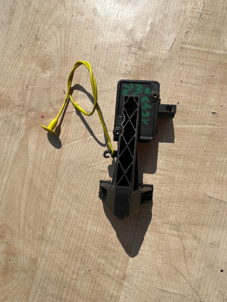 фото №3, Mercedes ml w164 3.0 замок крышка топлива