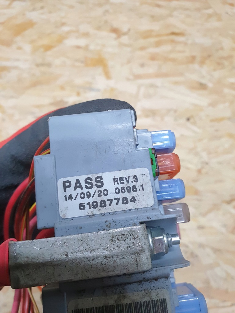 фото №4, Alfa romeo stelvio коробка предохранителей 51987784