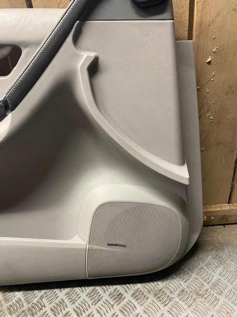 фото №4, Обшивка левый перед водителя mercedes w251 r-klasa