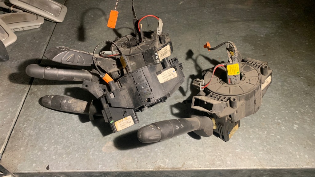 фото №1, Renault trafic ii opel vivaro a перемикач керування радіо