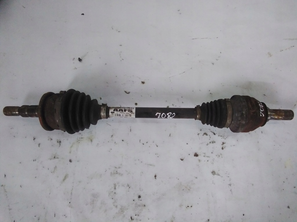 Купити 7082 opel astra j 1.4 pół oś ліва 13335140
